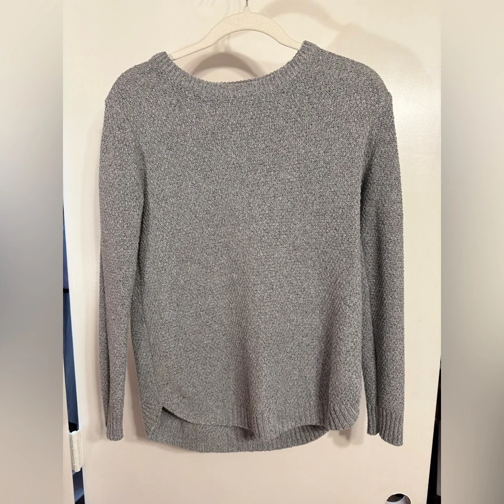 Gray Crew Neck Sweater | pink clover | medium